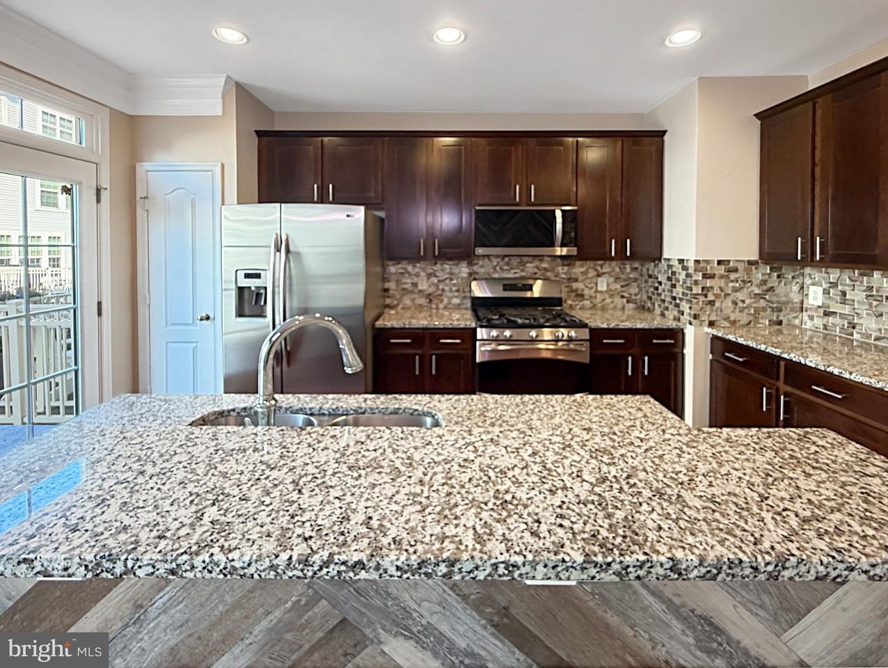 11922 Weybridge Ln - Photo 7 of 28