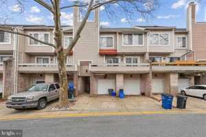 featured image of 9861 Lake Shore Dr