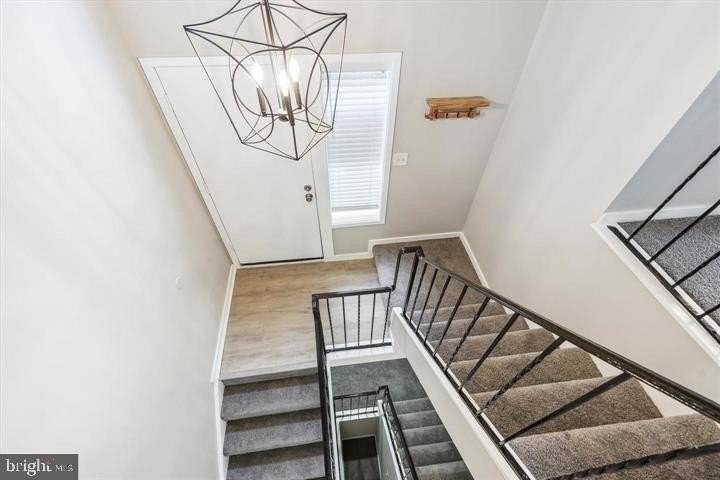 9861 Lake Shore Dr - Photo 5 of 32
