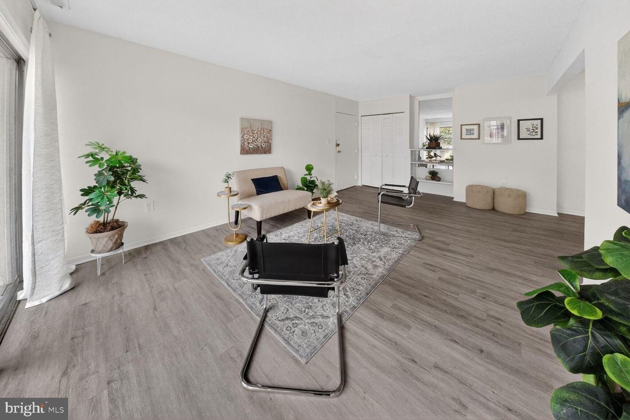 868 College Pkwy #102 - Photo 5 of 18