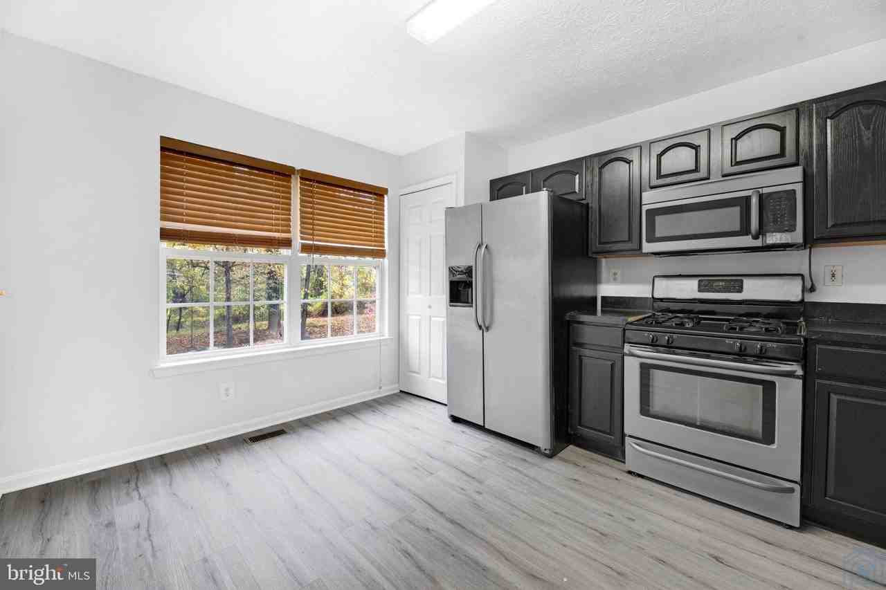 2406 Lemontree Ln - Photo 3 of 19