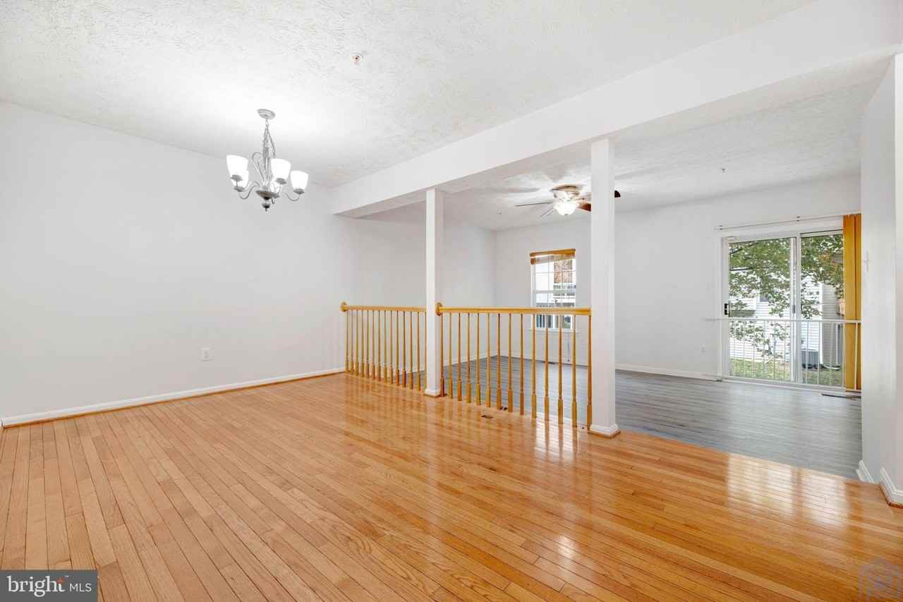 2406 Lemontree Ln - Photo 4 of 19
