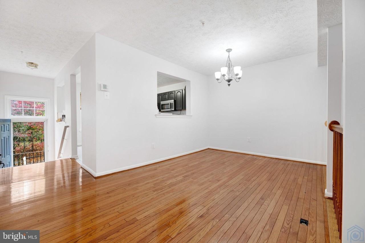 2406 Lemontree Ln - Photo 5 of 19