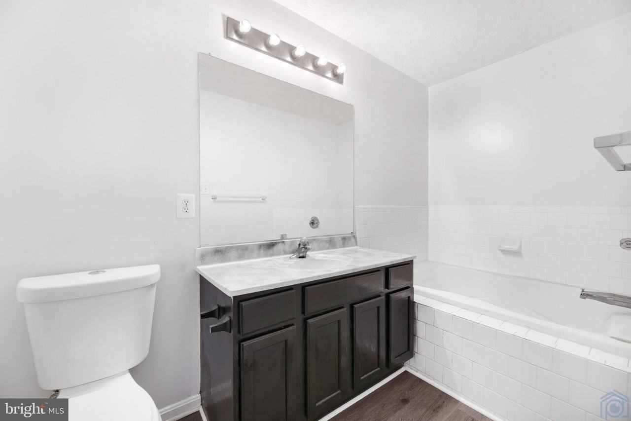 2406 Lemontree Ln - Photo 7 of 19