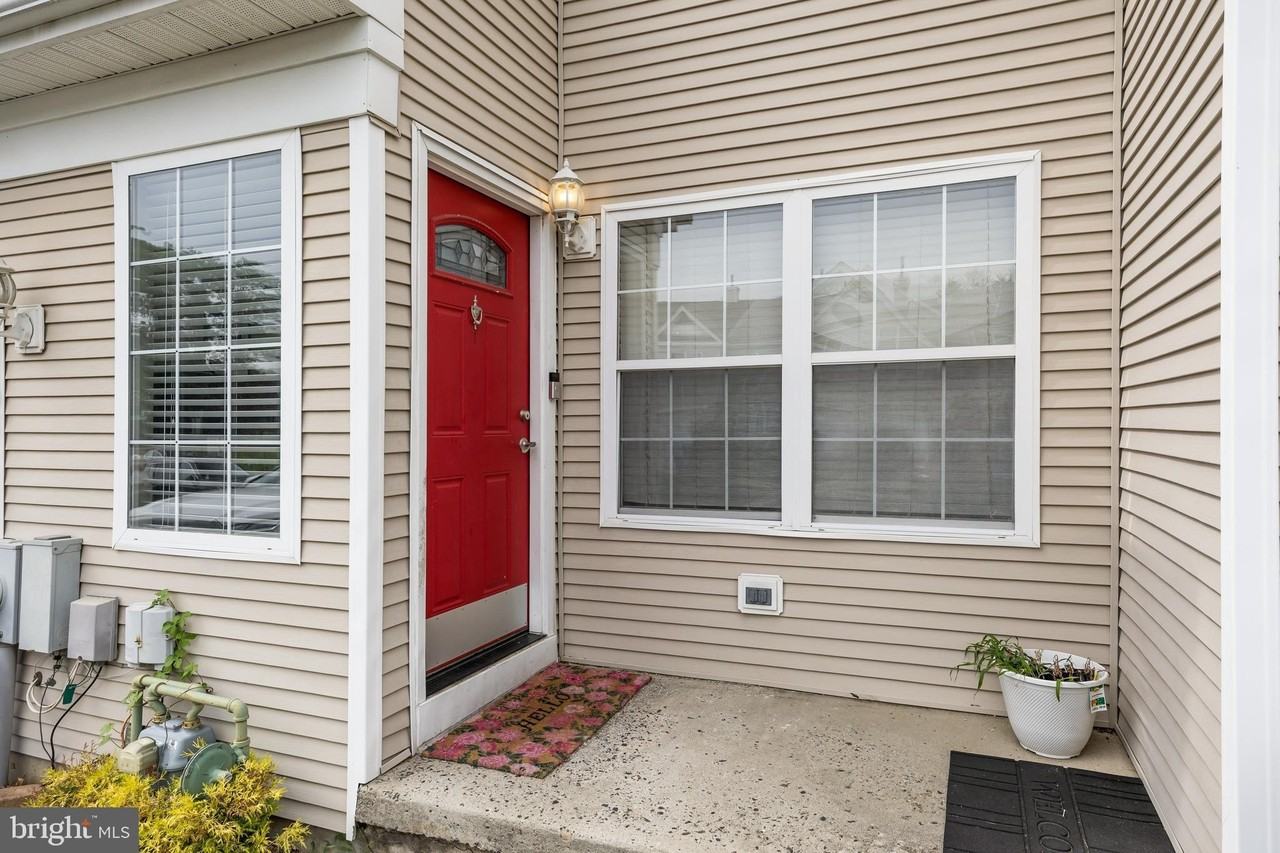 108 Tattersall Dr - Photo 3 of 32