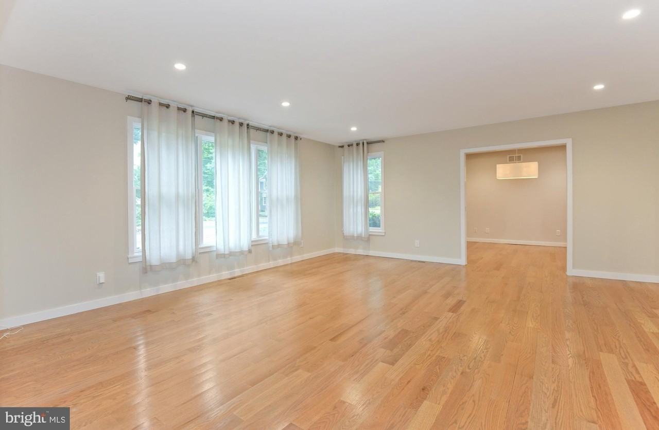 160 Sycamore Rd - Photo 3 of 34