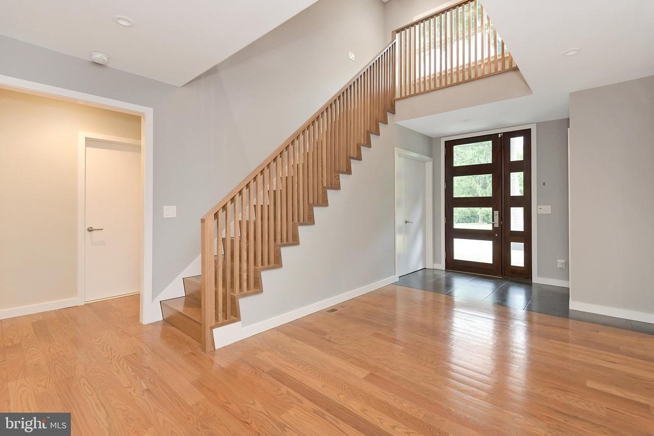 160 Sycamore Rd - Photo 7 of 34