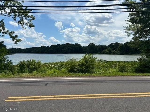 181 Cranbury Rd - Photo 5 of 39