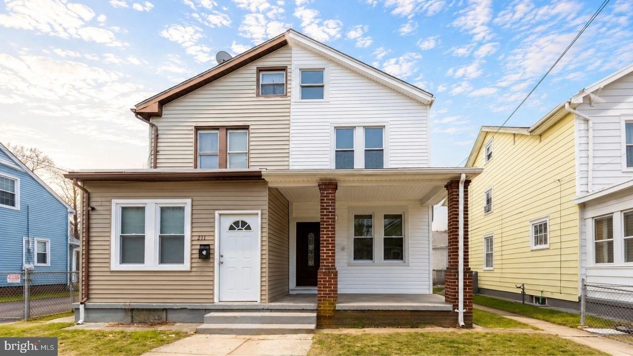 209 Woodlawn Ave - Photo 2 of 16