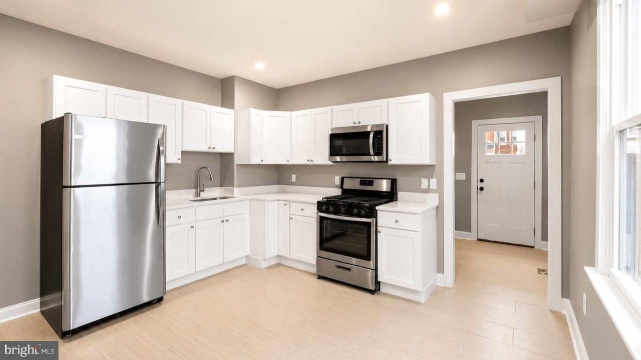 209 Woodlawn Ave - Photo 6 of 16