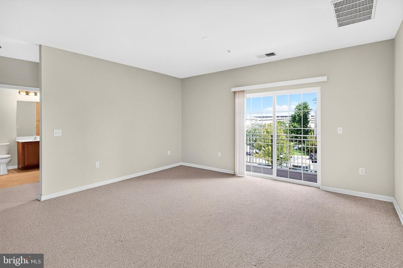 1137 Halifax Pl - Photo 3 of 17