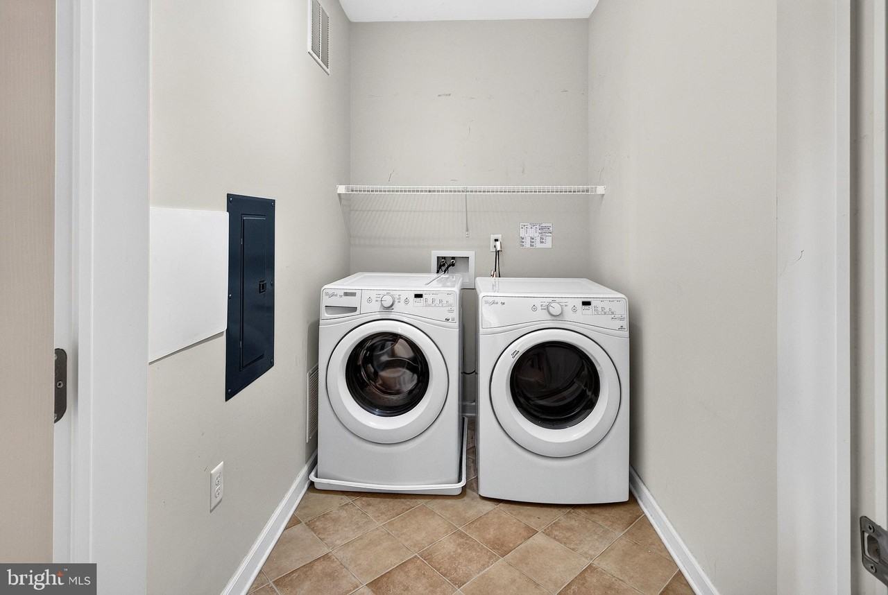 1137 Halifax Pl - Photo 6 of 17