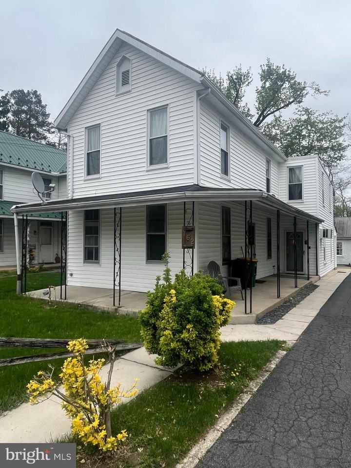 762 Broad St - Photo 2 of 20