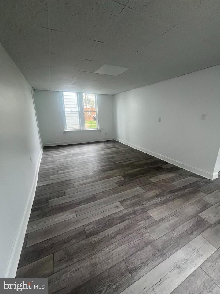 762 Broad St - Photo 6 of 20