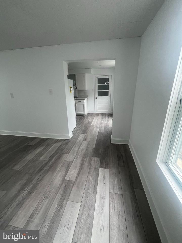 762 Broad St - Photo 7 of 20