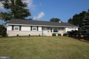 featured image of 11 N Westview Dr
