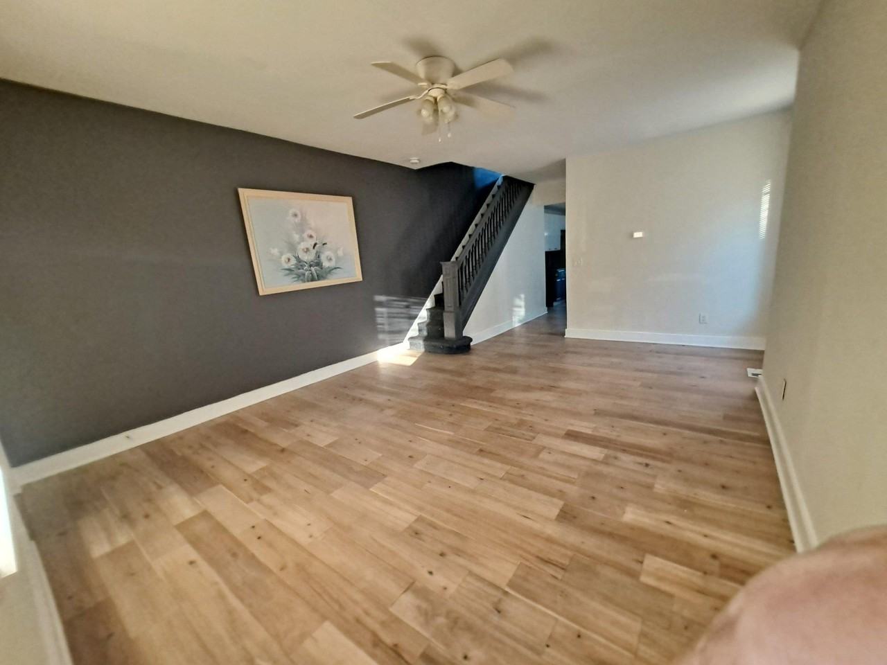1100 Green St - Photo 3 of 32