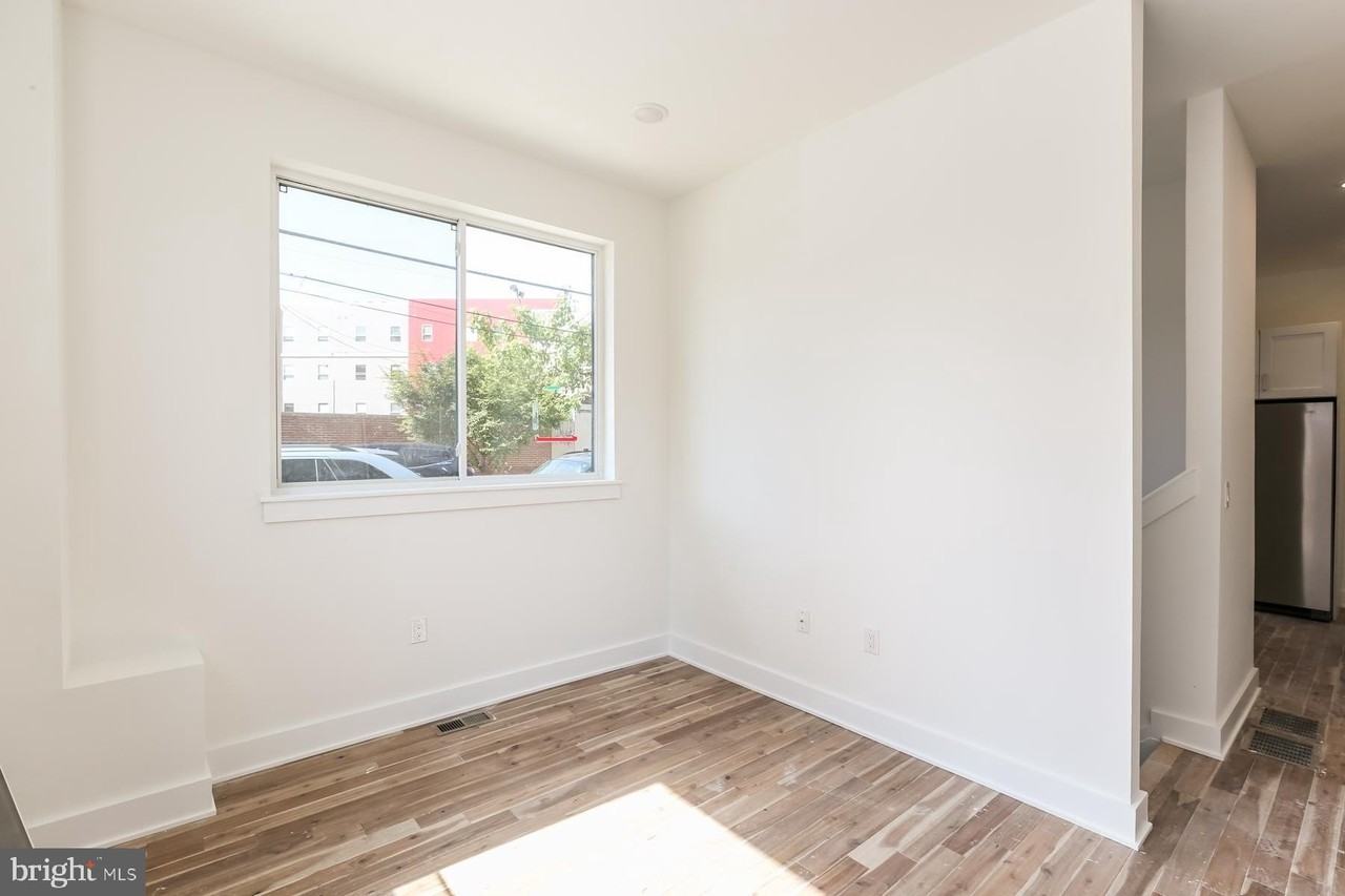 1431 Brown St #2 - Photo 3 of 14