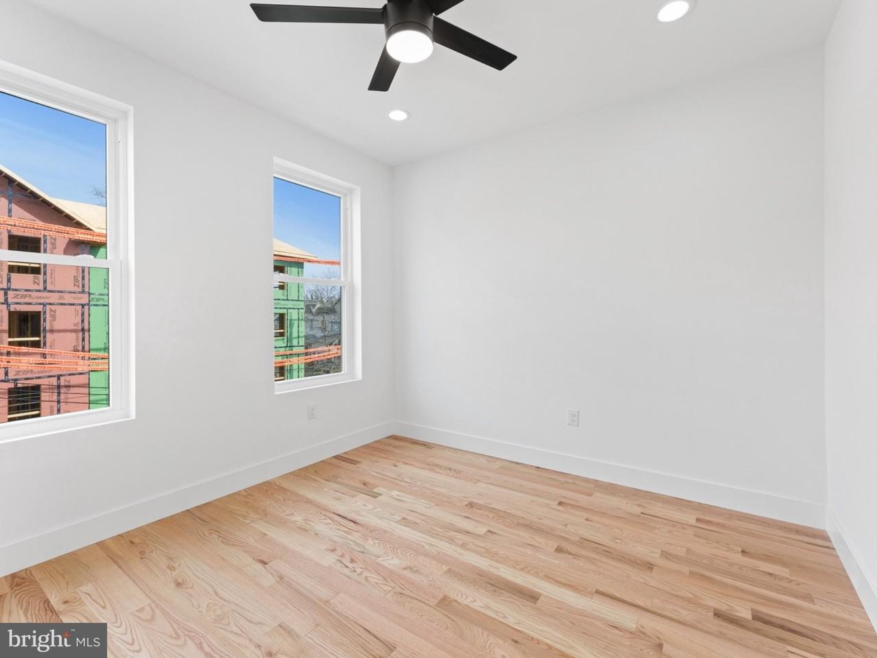 6442 Lansdowne Ave #3 - Photo 4 of 11