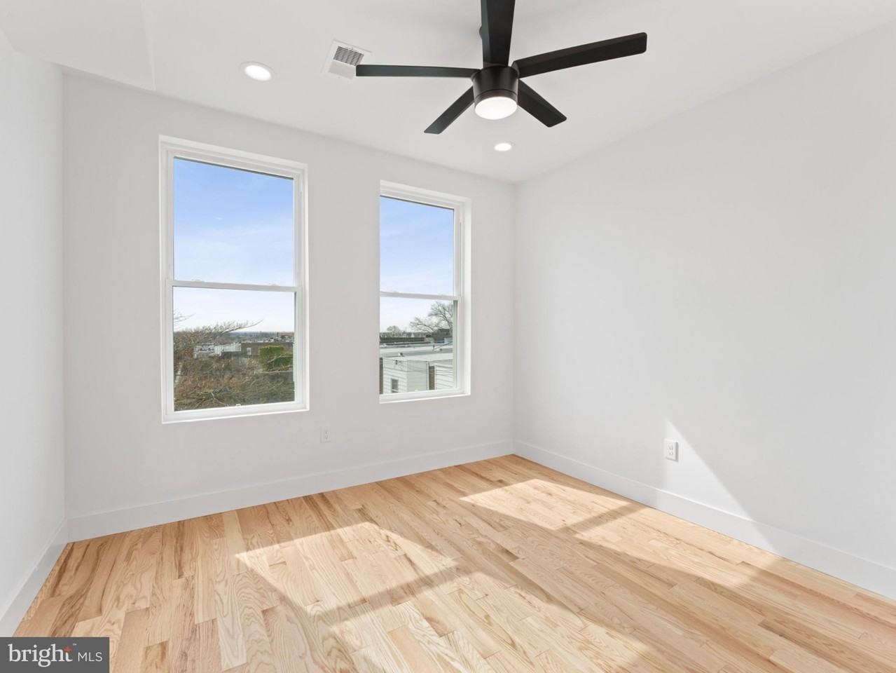 6442 Lansdowne Ave #3 - Photo 7 of 11