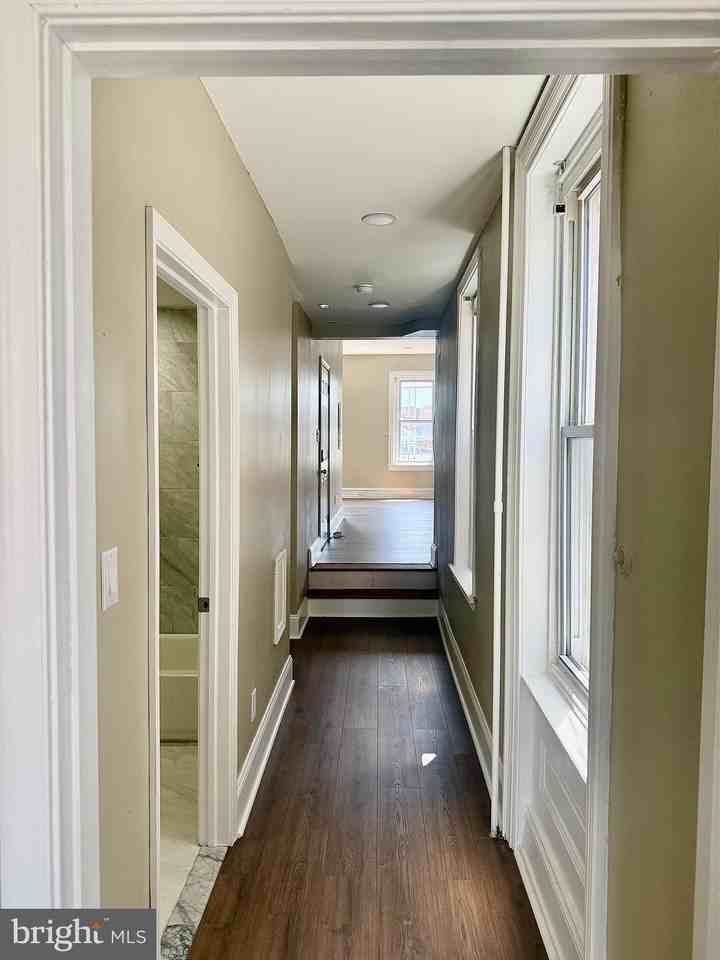2130 N 16th St #B - Photo 5 of 8