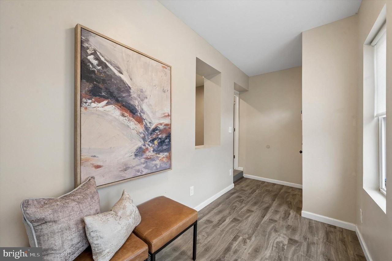 743 S 52nd St ## 00 - Photo 4 of 30