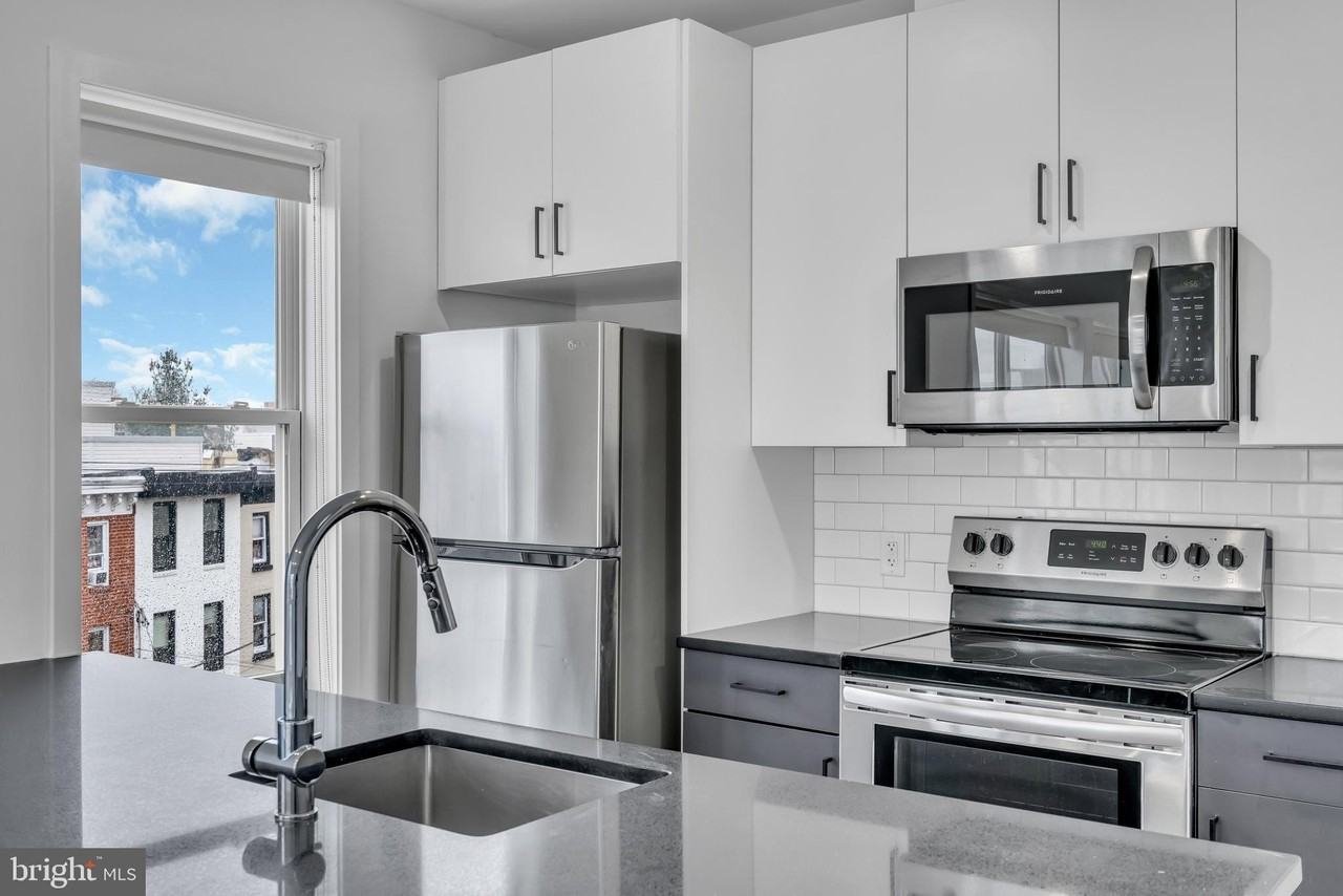 330 Cecil B Moore Ave #412 - Photo 4 of 33