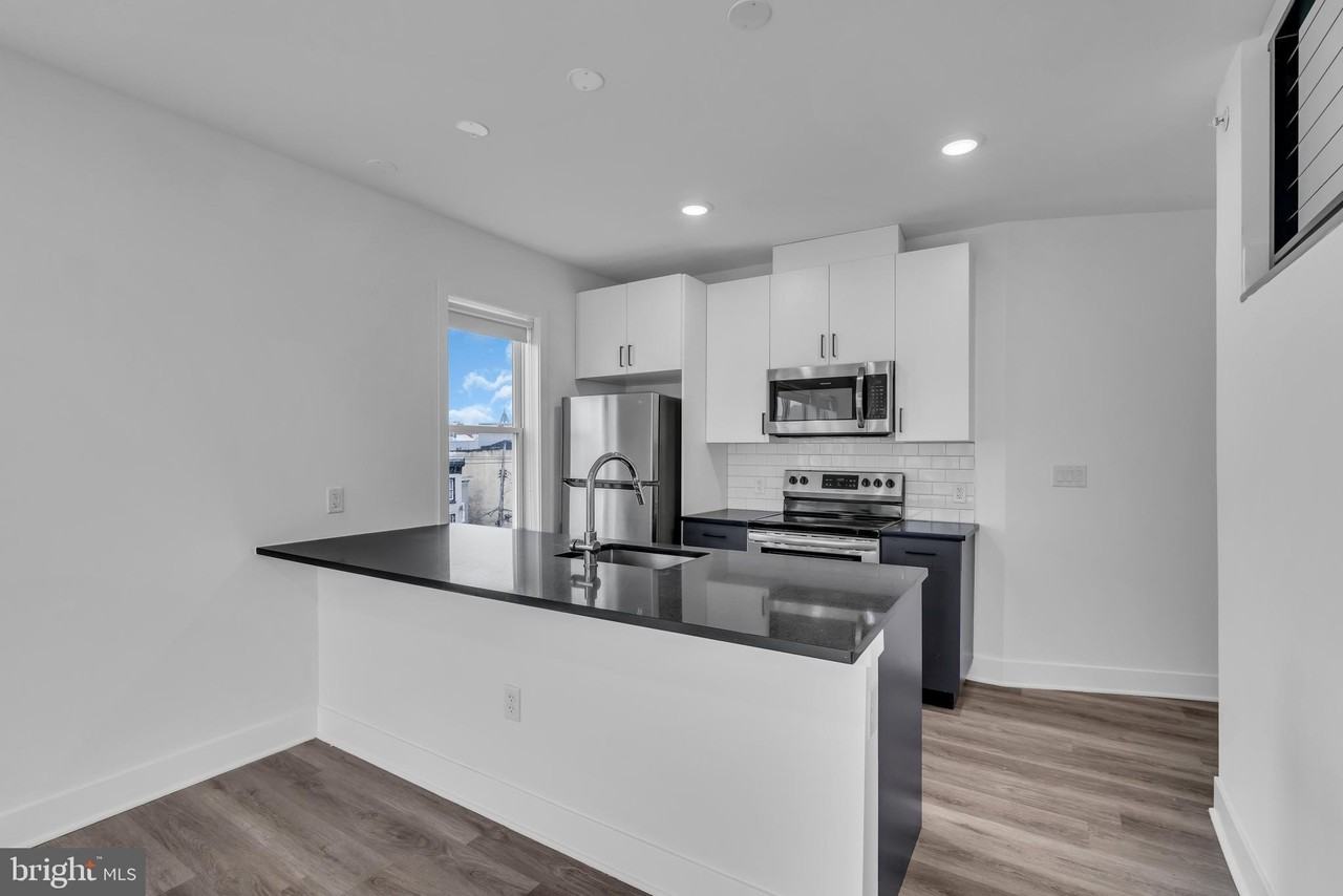 330 Cecil B Moore Ave #412 - Photo 6 of 33