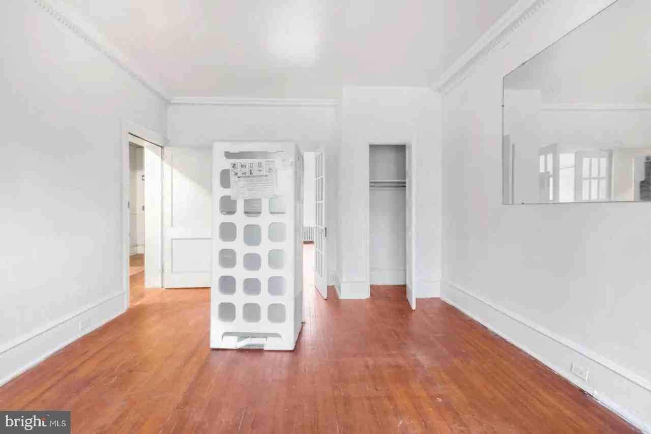 6500 Lincoln Dr #5L - Photo 3 of 8
