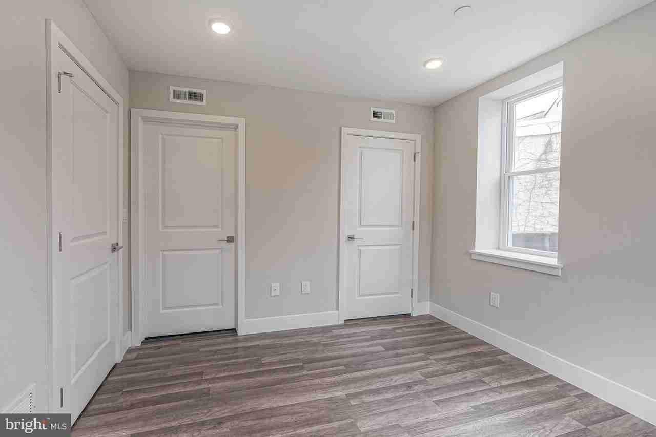 1070 N Front St #B - Photo 6 of 13