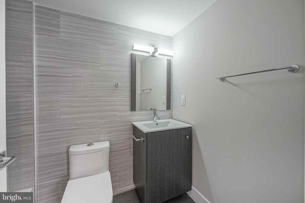 1070 N Front St #B - Photo 7 of 13