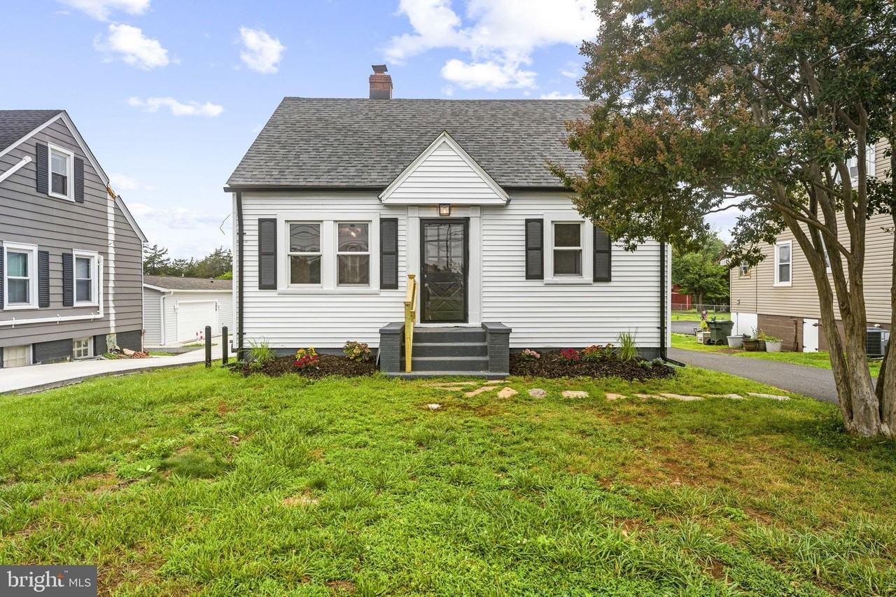 1818 Orange Rd - Photo 2 of 50