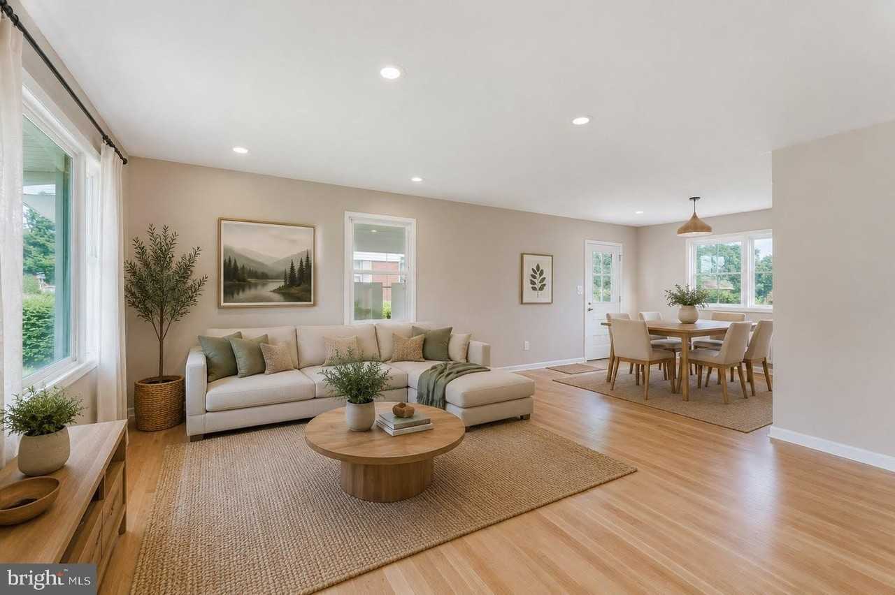 10914 Woodhaven Dr - Photo 2 of 25