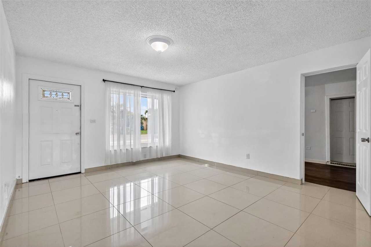 17001 Nw 53rd Ct - Photo 4 of 6