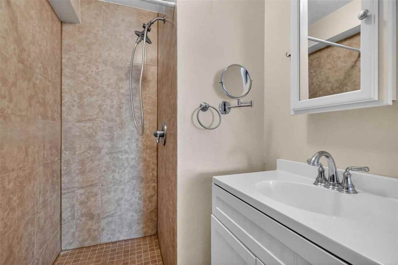 17001 Nw 53rd Ct - Photo 5 of 6