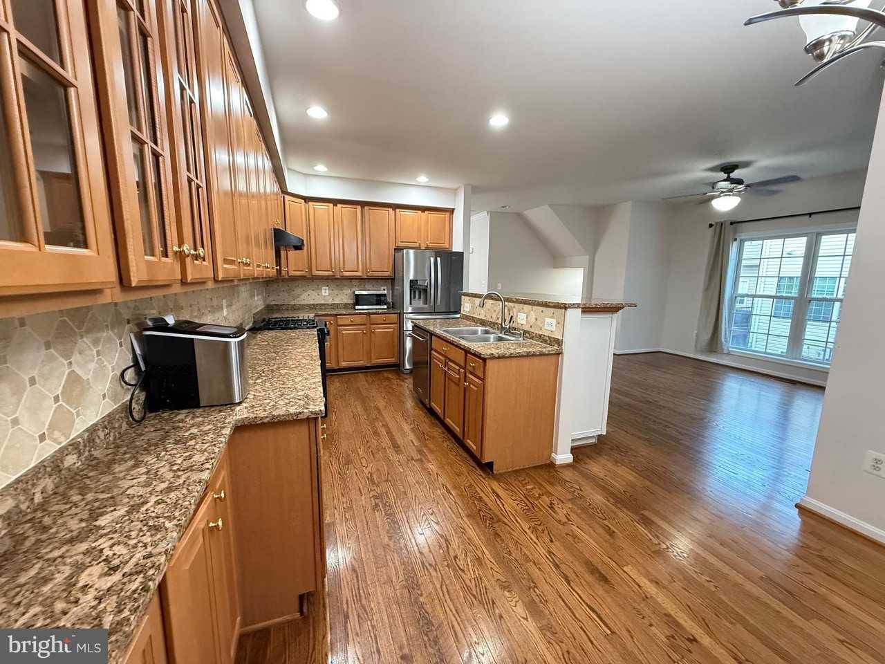13627 Cedar Run Ln - Photo 4 of 34