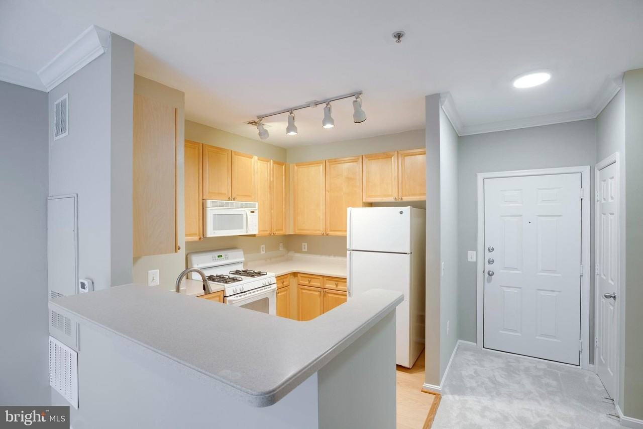 9480 Virginia Center Blvd #426 - Photo 2 of 37