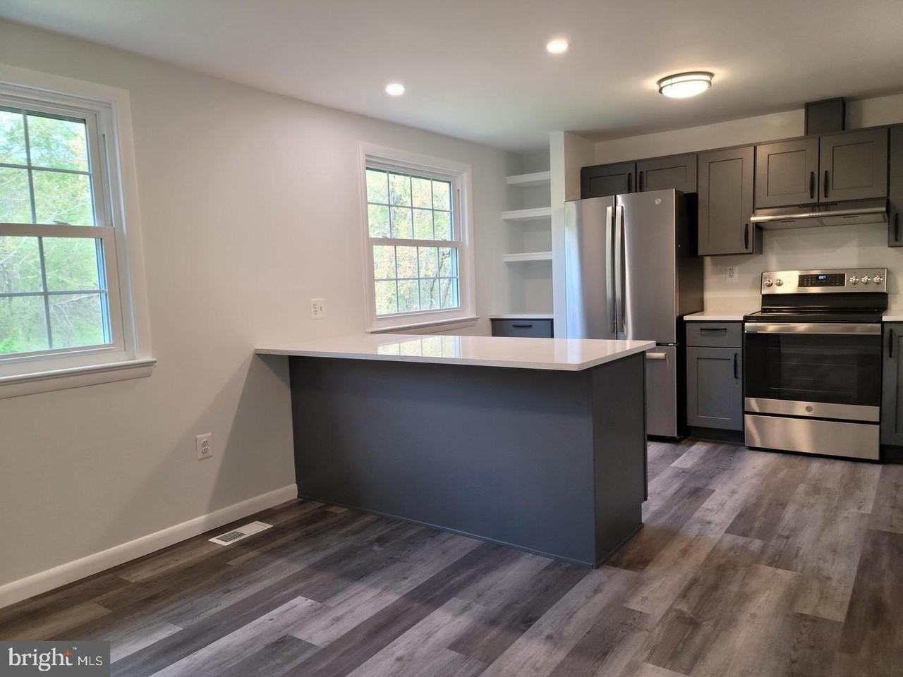 6220 Hillside Rd - Photo 6 of 23