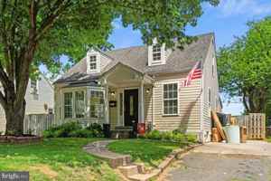 featured image of 2819 Summerfield Rd