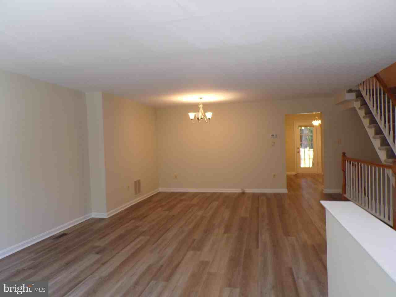 8305 Ridge Crossing Ln - Photo 3 of 28