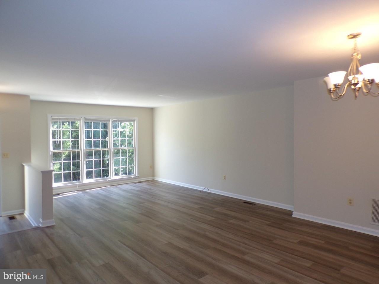 8305 Ridge Crossing Ln - Photo 4 of 28