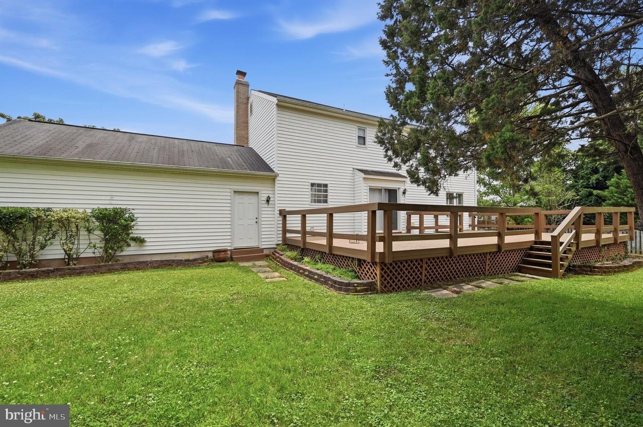 10609 Oxford Ct - Photo 2 of 50