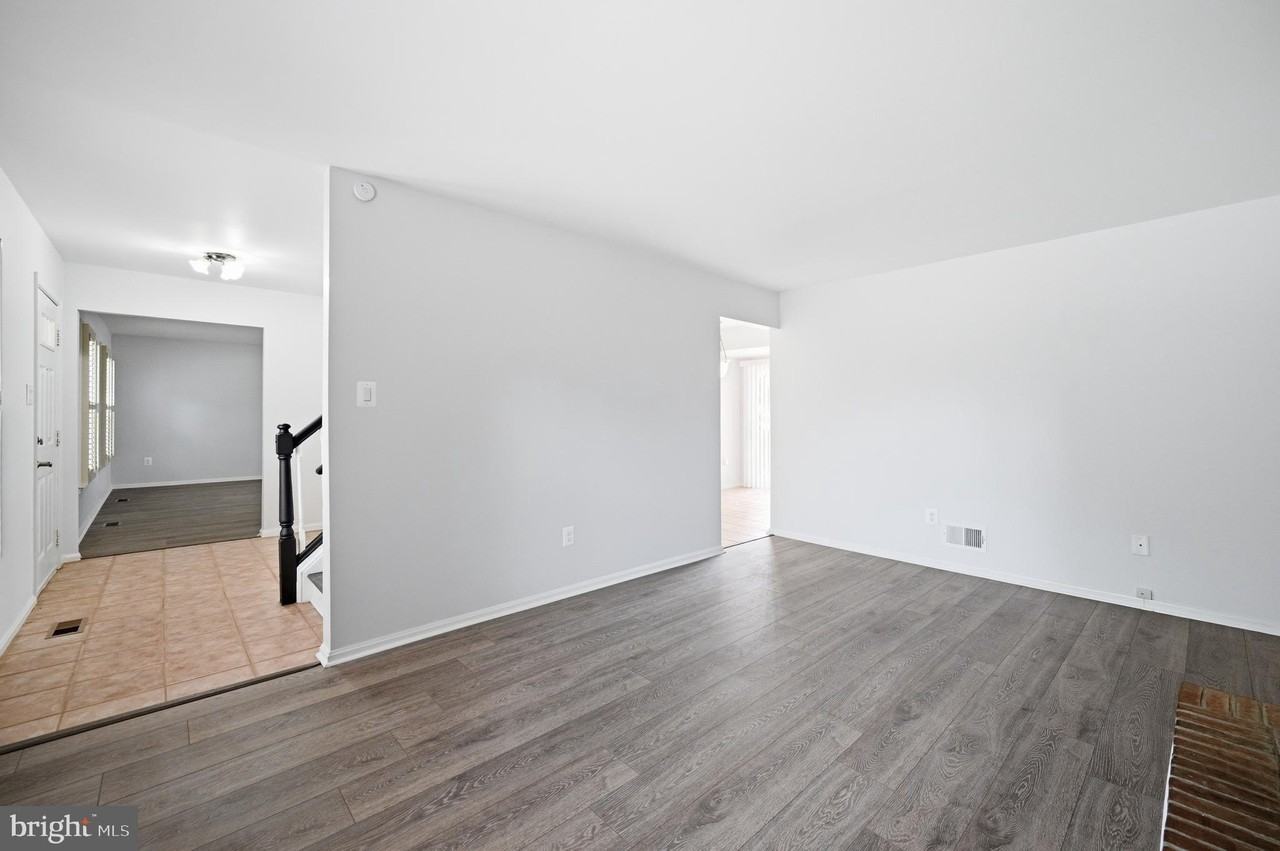 10609 Oxford Ct - Photo 7 of 50
