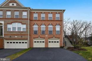 22092 Avonworth Sq - Photo 1 of 1