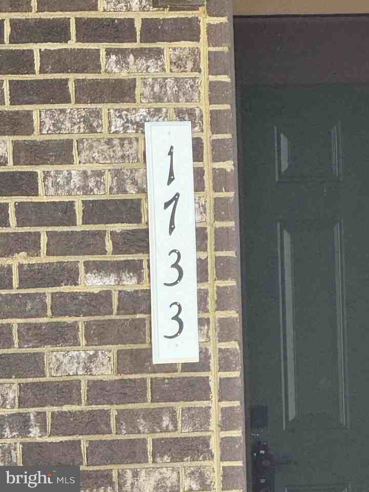 1733 Dunnington Pl - Photo 2 of 2