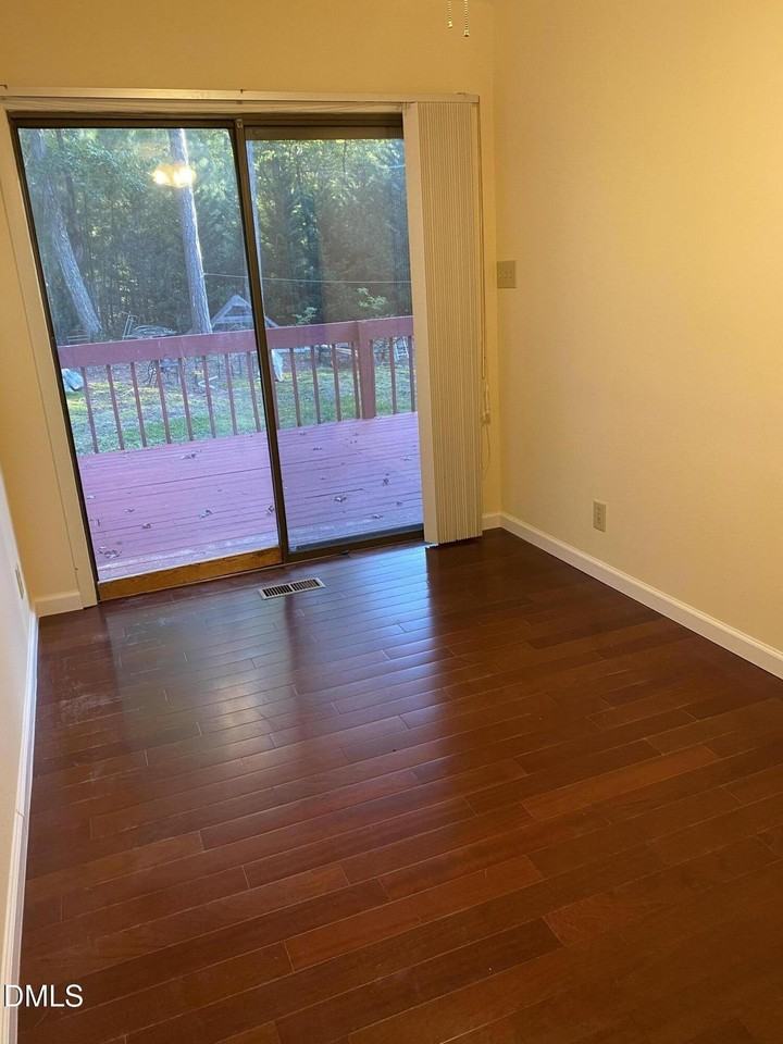 209 Hunter Hill Rd - Photo 6 of 12