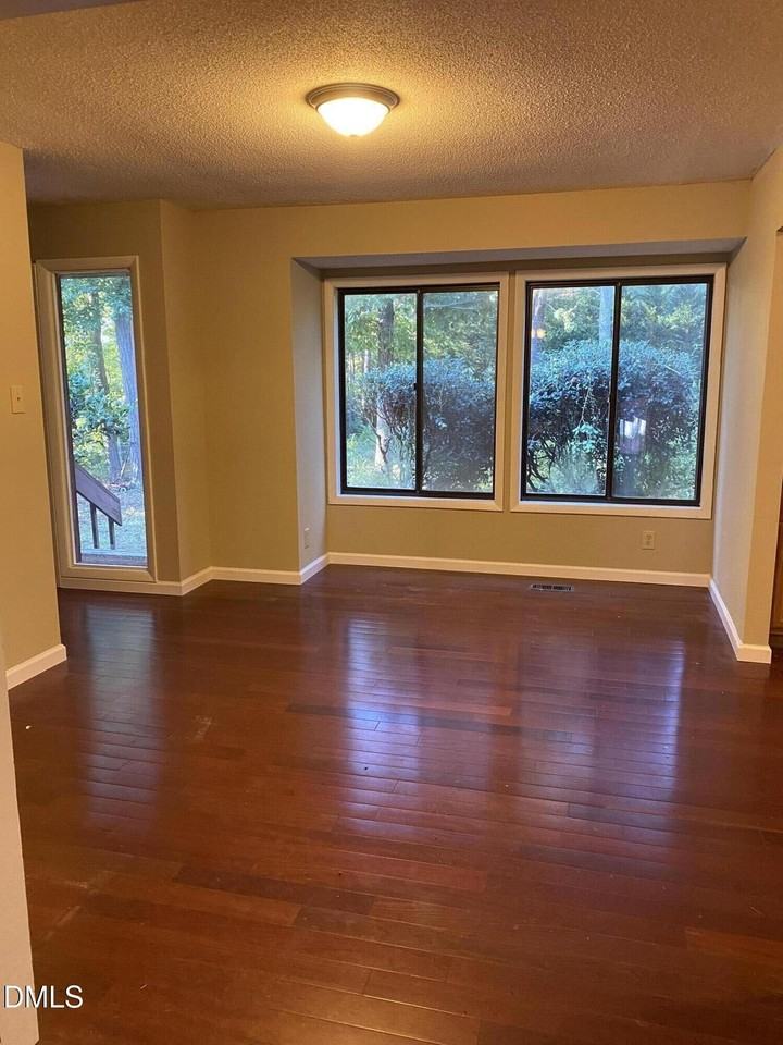 209 Hunter Hill Rd - Photo 7 of 12