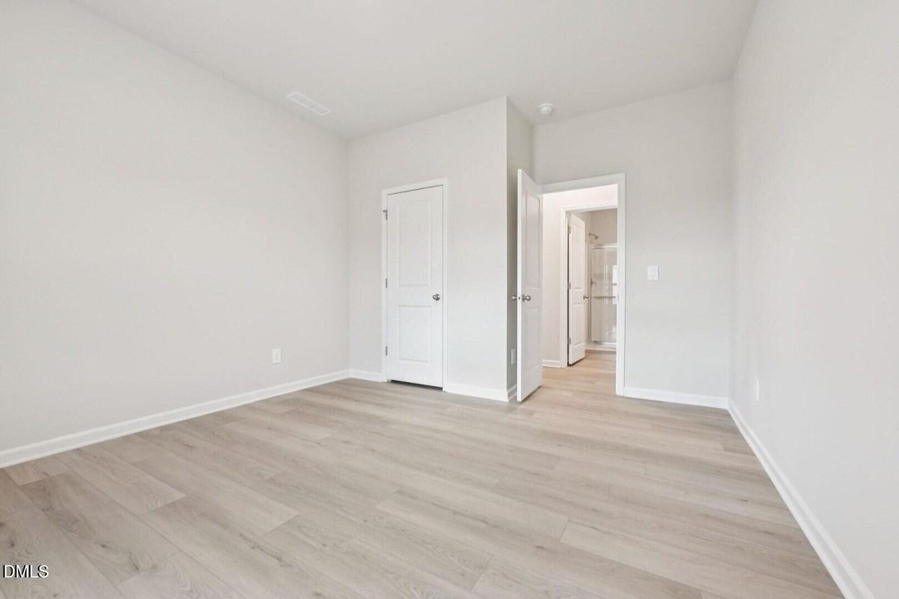 1041 Saint Lawrence Dr - Photo 6 of 37