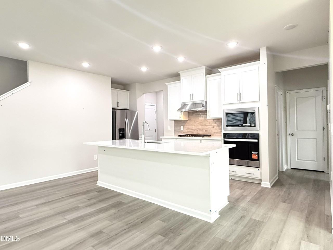 1008 Saint Lawrence Dr - Photo 6 of 17