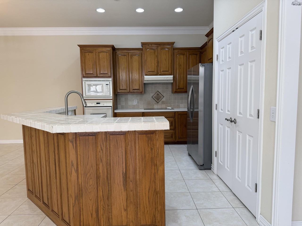 4 Warwick Ct - Photo 6 of 29